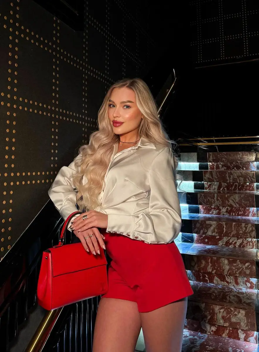 Демидель эскорт в городе Питер