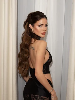 Вина эскорт в городе Питер