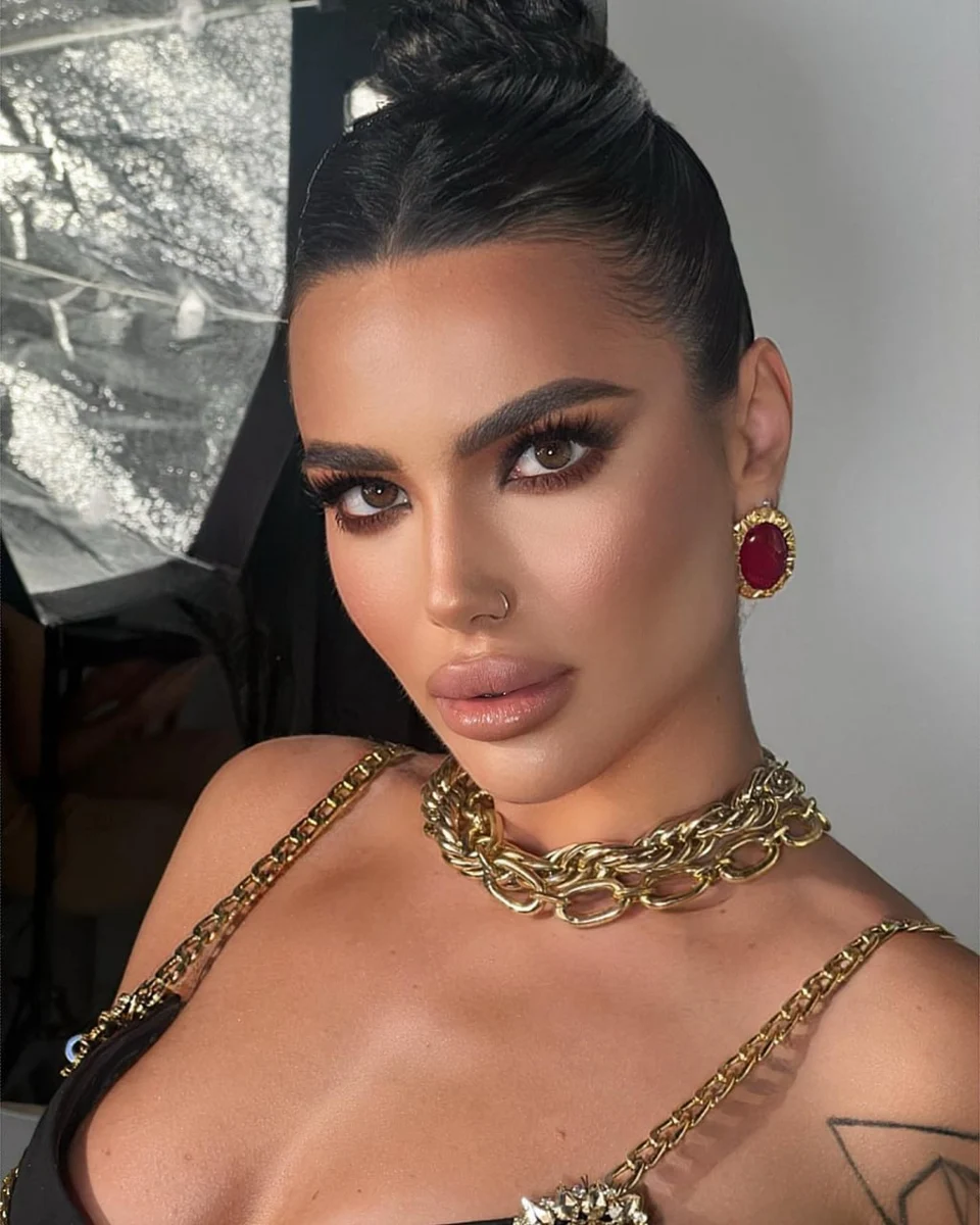 Виола эскорт в городе Питер